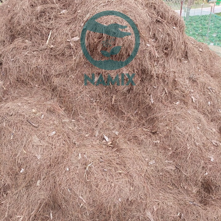 Mùn rơm thông. Lớp phủ Namix